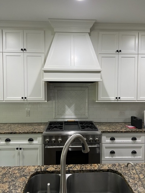 Before photo of a kitchen in Deephaven, Minnesota interior design project. 