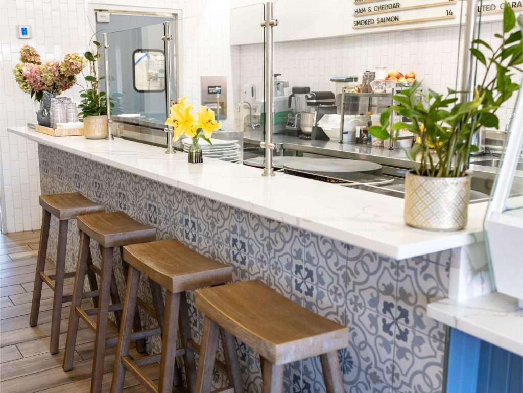 Oh Crêpe! Creperie & Café 24 Modern café counter with seating